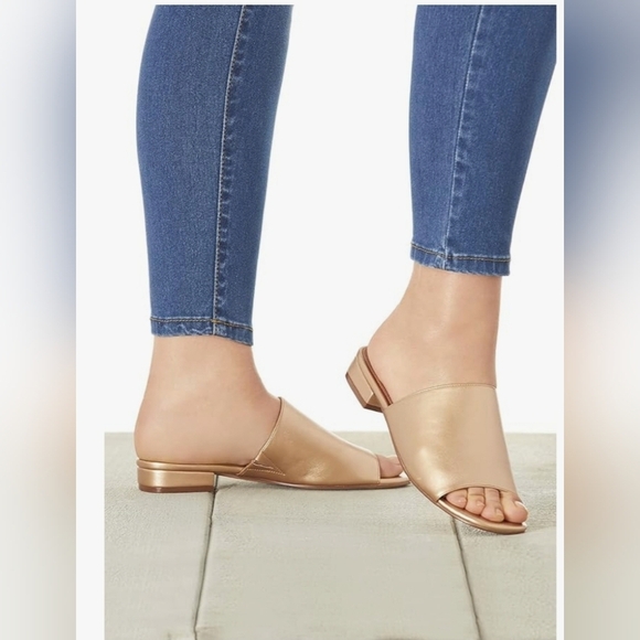 comfortview Shoes - ❤️Comfortview Silver "Capri" Sandals Slides Size 12M Casual Shoes Cruise Slipon